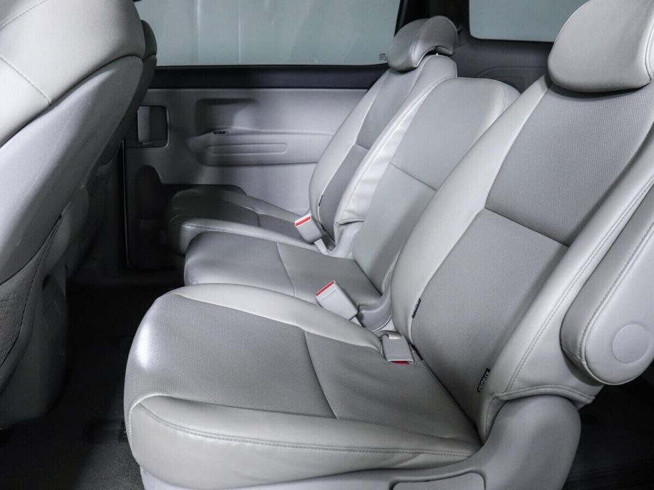 Kia Carnival, 2.2 л, АТ, 2014 фото 2