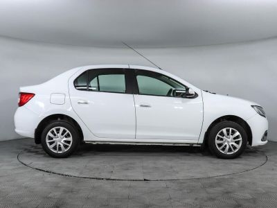 Renault Logan, 1.6 л, МКПП, 2015 фото 6