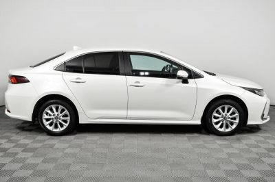 Toyota Corolla, 1.6 л, CVT, 2019 фото 6