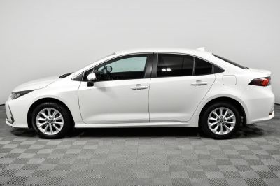 Toyota Corolla, 1.6 л, CVT, 2019 фото 10