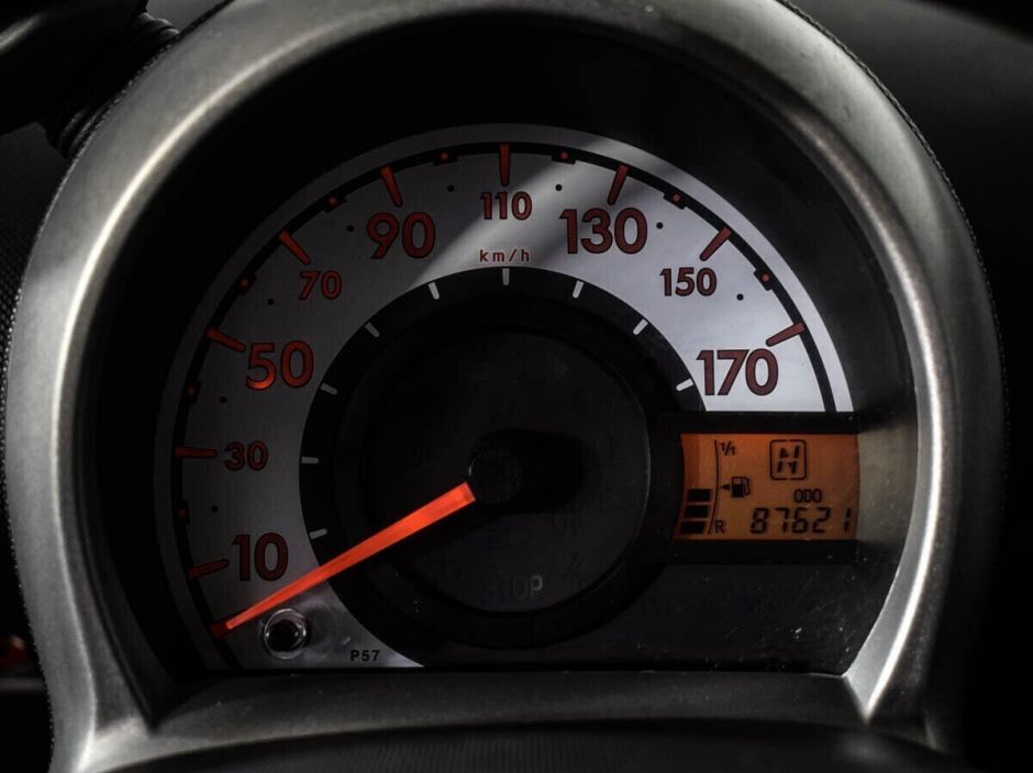 Peugeot 107, 1.0 л, Робот, 2011 фото 1