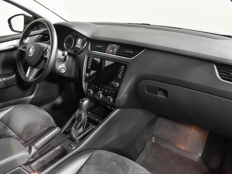 Skoda Octavia Импорт, 1.5 л, Робот, 2018 фото 2