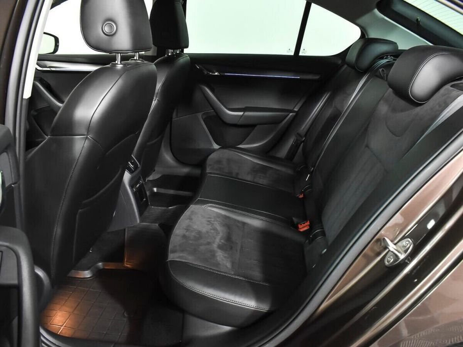 Skoda Octavia Импорт, 1.5 л, Робот, 2018 фото 1