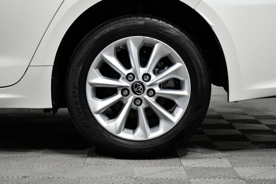 Toyota Corolla, 1.6 л, Вариатор, 2019 фото 2