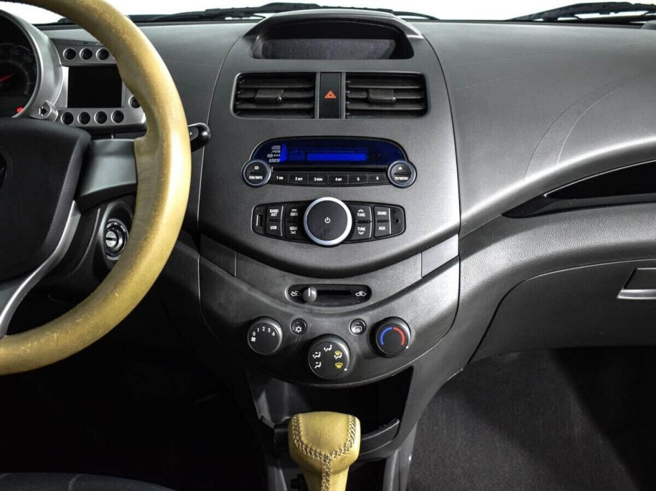 Chevrolet Spark, 1.0 л, АТ, 2012 фото 2