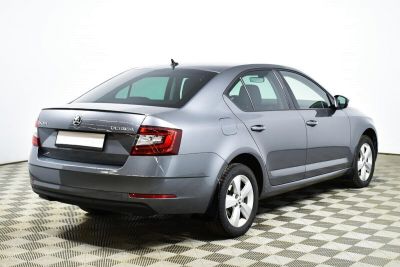 Skoda Octavia, 1.8 л, РКПП, 2018 фото 4