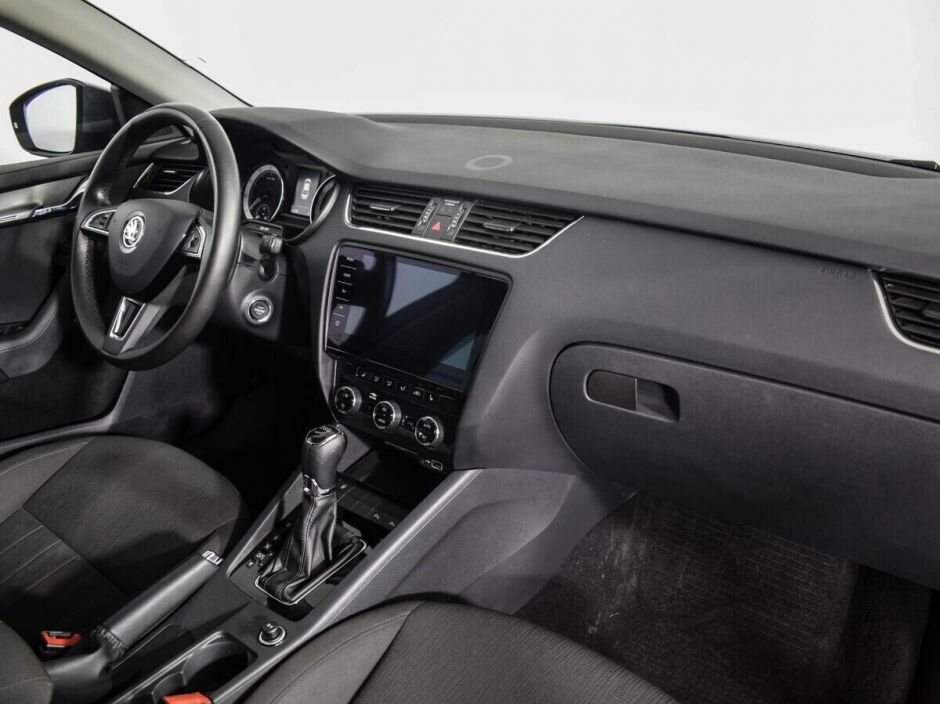 Skoda Octavia, 1.8 л, Робот, 2018 фото 7