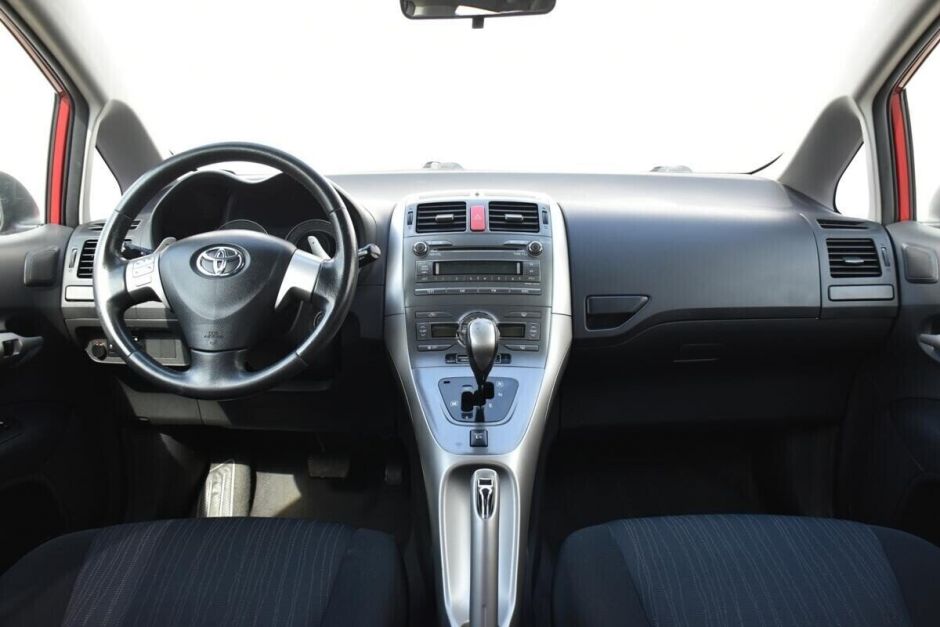 Toyota Auris, 1.6 л, Робот, 2008 фото 14