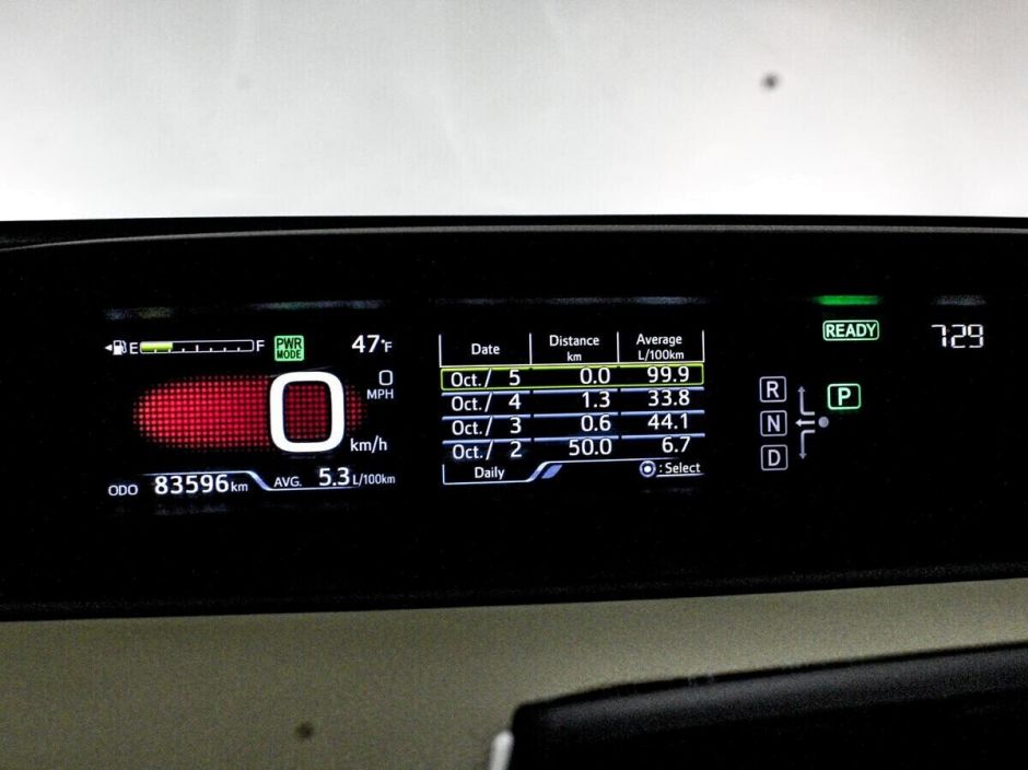 Toyota Prius, 1.8 л, АТ, 2016 фото 2