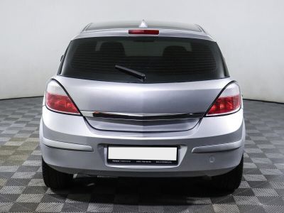 Opel Astra, 1.8 л, МКПП, 2005 фото 8