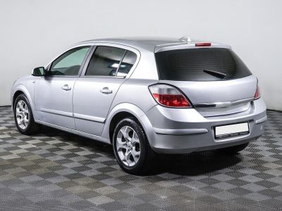 Opel Astra, 1.8 л, МКПП, 2005 фото 9