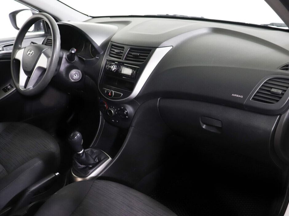 Hyundai Solaris, 1.4 л, МТ, 2016 фото 11