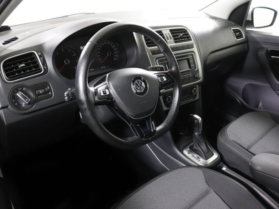 Volkswagen Polo, 1.6 л, АТ, 2018 фото 2