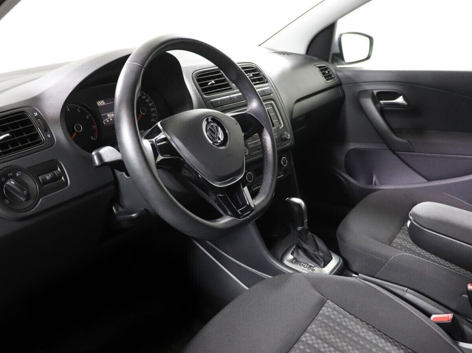 Volkswagen Polo, 1.6 л, АТ, 2018 фото 2