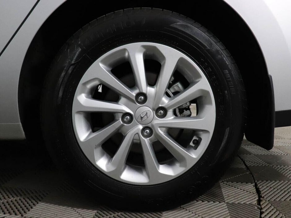 Hyundai Solaris, 1.6 л, АТ, 2021 фото 2