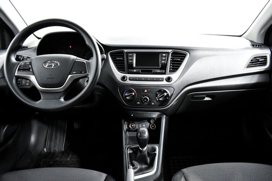 Hyundai Solaris, 1.6 л, МТ, 2018 фото 13