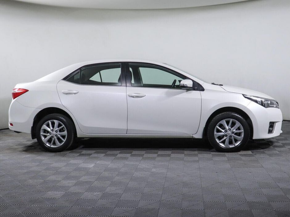 Toyota Corolla, 1.6 л, Вариатор, 2015 фото 6