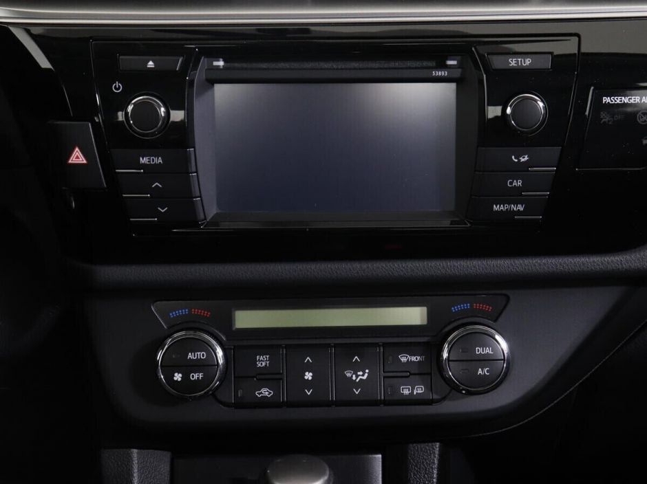 Toyota Corolla, 1.6 л, Вариатор, 2015 фото 15