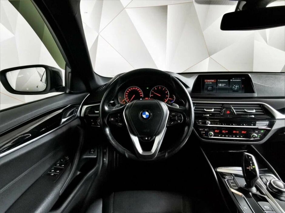 BMW 5 серии, 2.0 л, АТ, 2019 фото 8