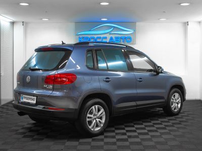 Volkswagen Tiguan Sport&Style, 2.0 л, АКПП, 2011 фото 4