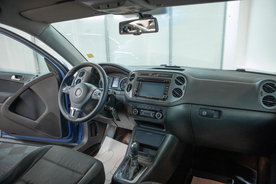 Volkswagen Tiguan Sport&Style, 2.0 л, АТ, 2011 фото 7