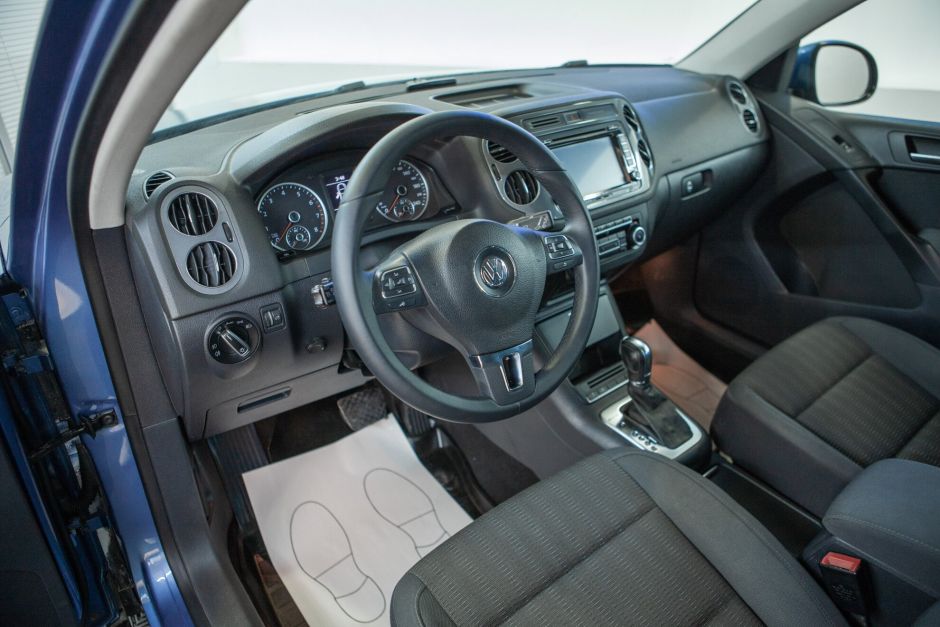 Volkswagen Tiguan Sport&Style, 2.0 л, АТ, 2011 фото 9