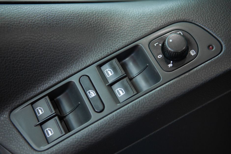 Volkswagen Tiguan Sport&Style, 2.0 л, АТ, 2011 фото 1