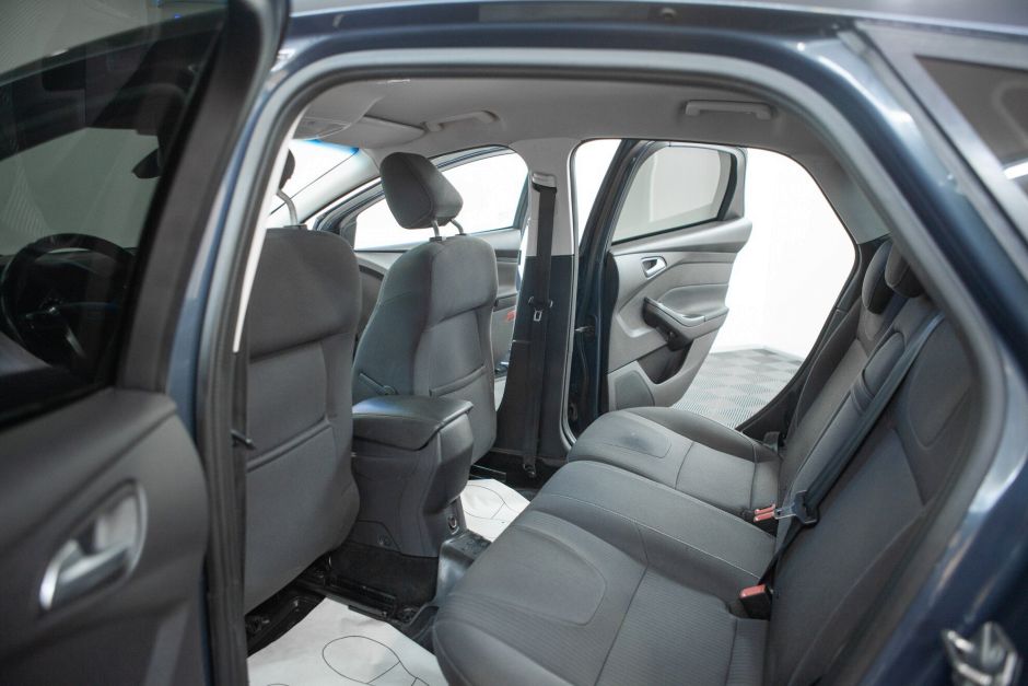 Ford Focus Titanium, 1.6 л, Робот, 2011 фото 8