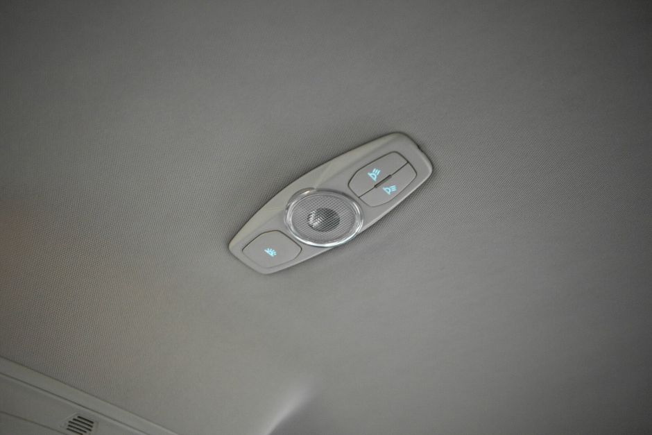 Ford Focus Titanium, 1.6 л, Робот, 2011 фото 1