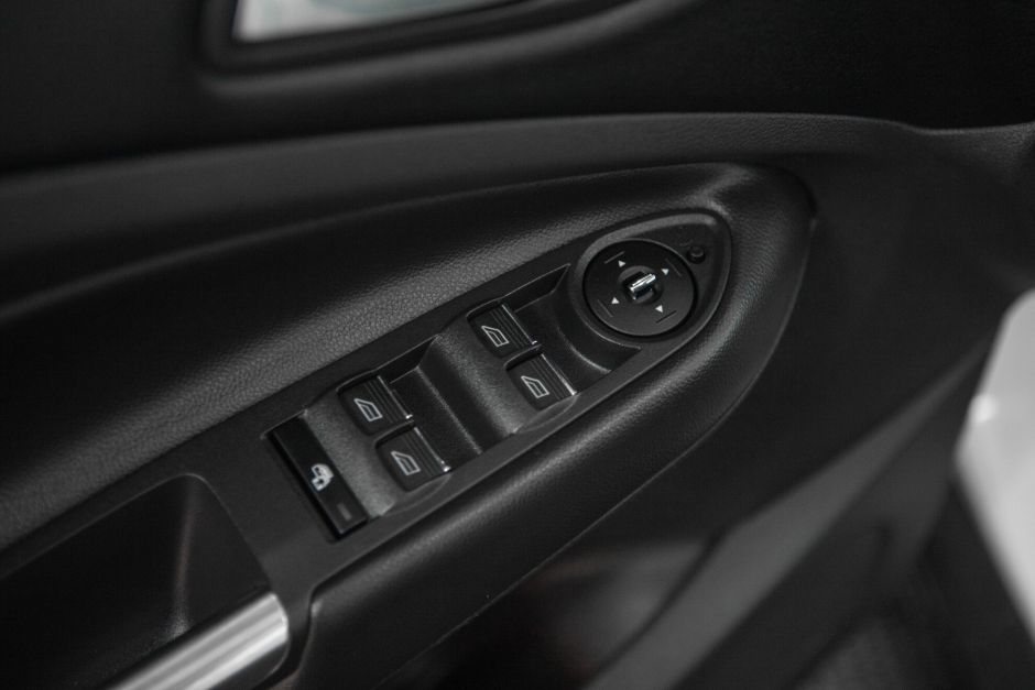 Ford Kuga, 1.6 л, АТ, 2014 фото 2