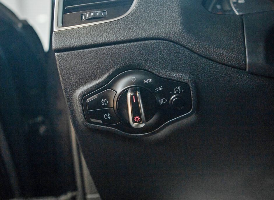 Audi Q5, 2.0 л, Робот, 2011 фото 13