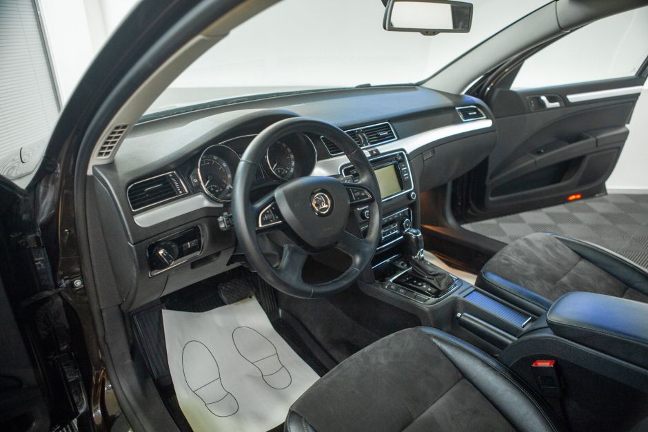 Skoda Superb, 1.8 л, Робот, 2015 фото 10