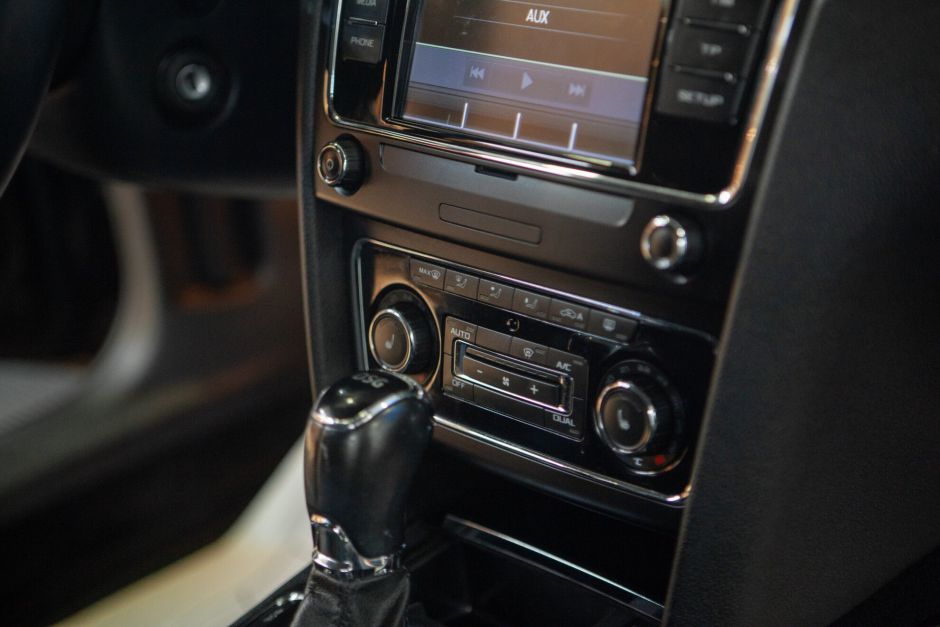 Skoda Superb, 1.8 л, Робот, 2015 фото 17