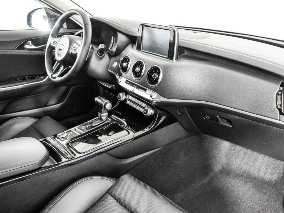 Kia Stinger, 2.0 л, АТ, 2021 фото 2
