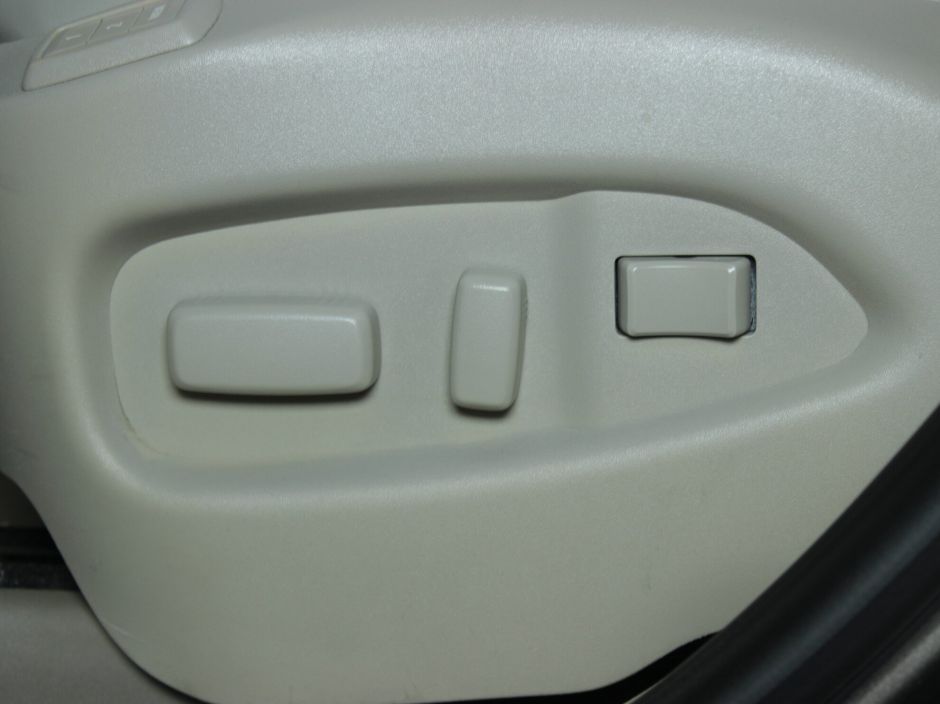 Cadillac SRX, 3.0 л, АТ, 2011 фото 2