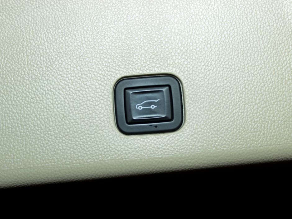 Cadillac SRX, 3.0 л, АТ, 2011 фото 1