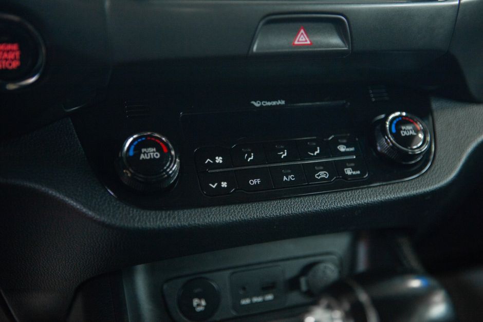 Kia Sportage, 2.0 л, АТ, 2012 фото 18