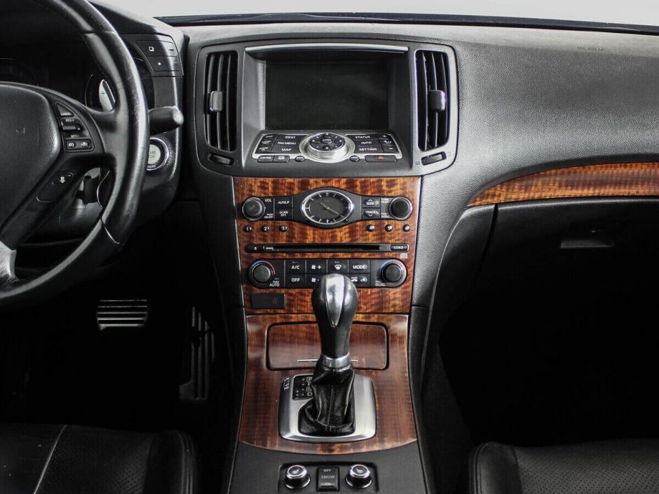 Infiniti G, 3.7 л, АТ, 2010 фото 2