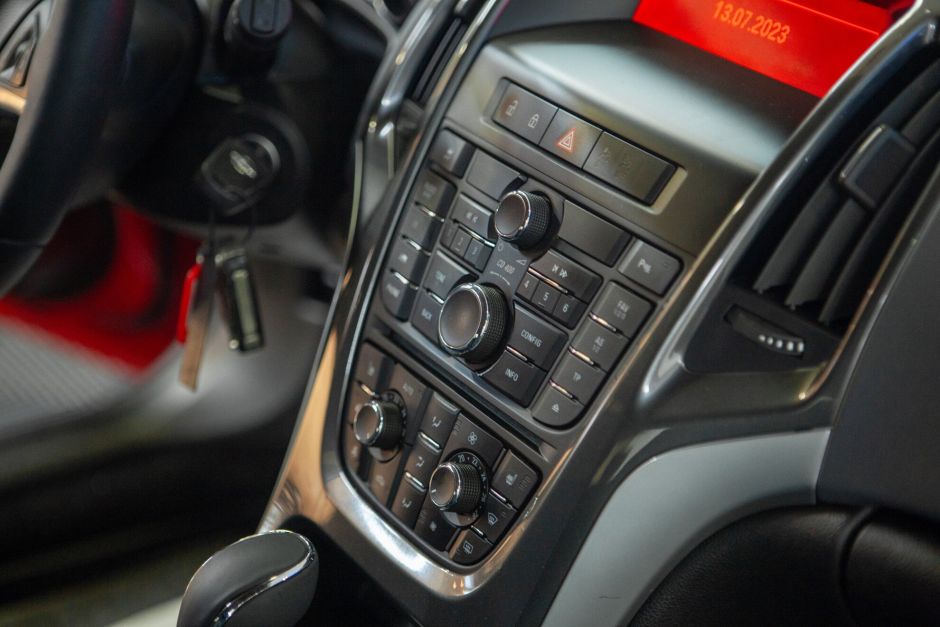 Opel Astra, 1.6 л, АТ, 2013 фото 16