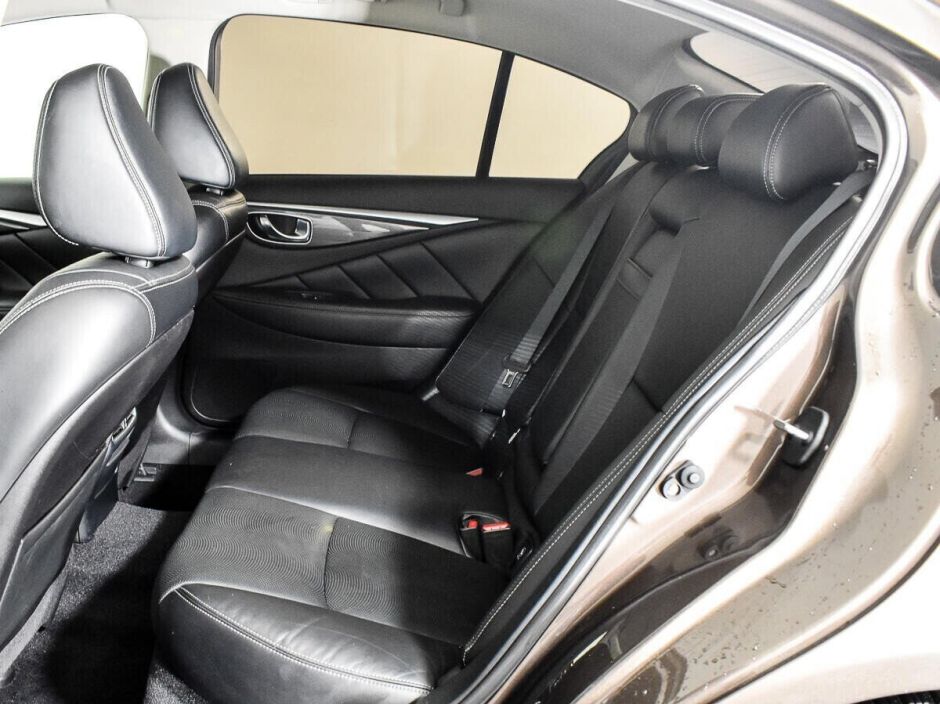 Infiniti Q50, 2.0 л, АТ, 2015 фото 1