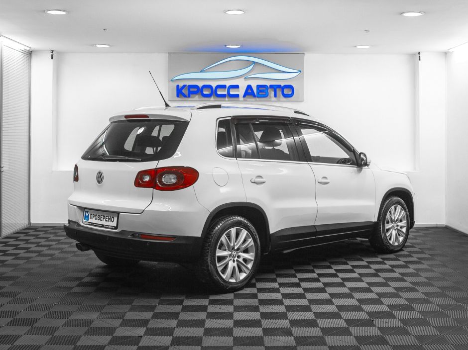 Volkswagen Tiguan, 2.0 л, АТ, 2009 фото 4