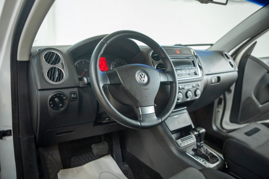 Volkswagen Tiguan, 2.0 л, АТ, 2009 фото 9