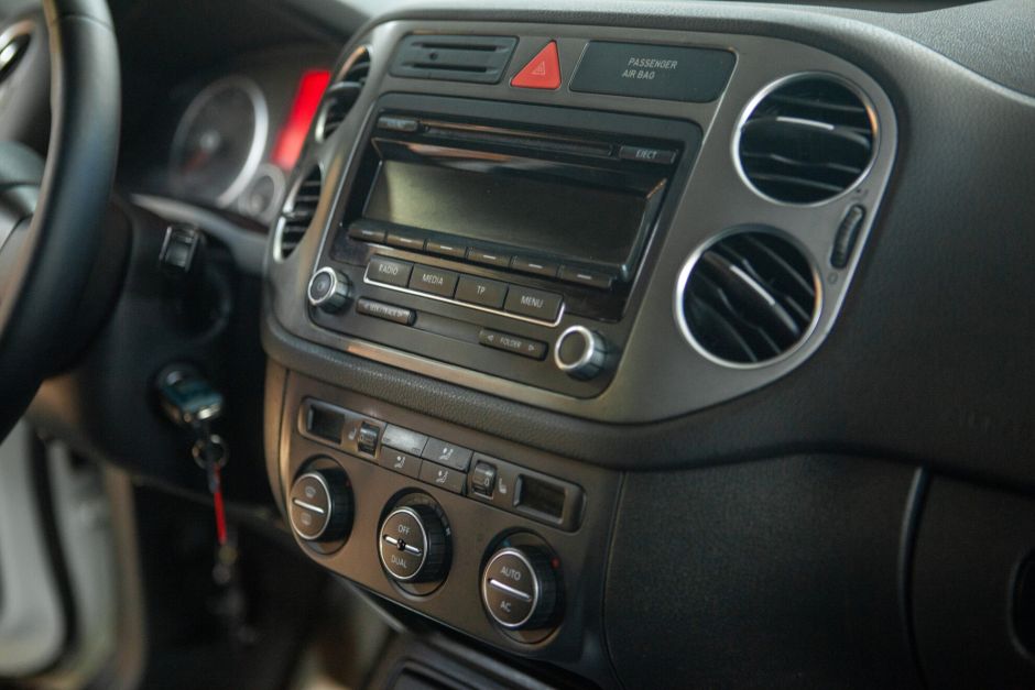 Volkswagen Tiguan, 2.0 л, АТ, 2009 фото 2