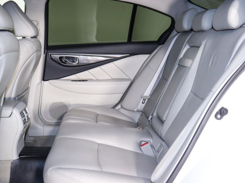 Infiniti Q50, 2.0 л, АТ, 2015 фото 1