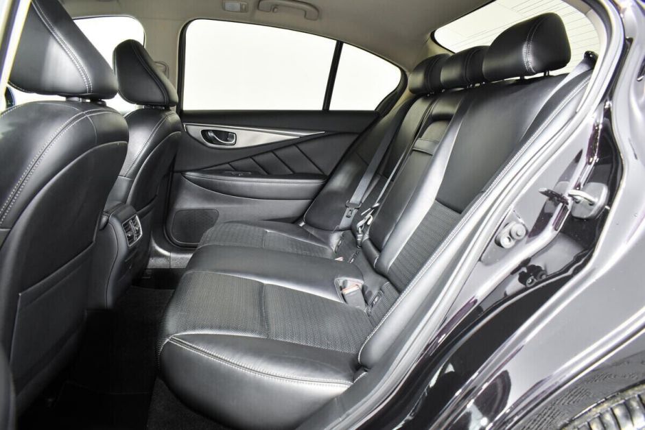 Infiniti Q50, 2.0 л, АТ, 2015 фото 1