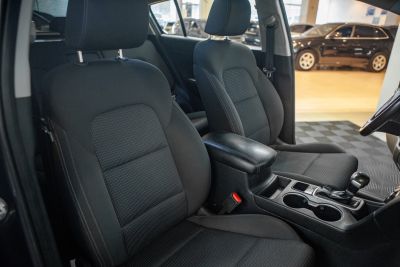 Kia Sportage, 2.0 л, АКПП, 2017 фото 1