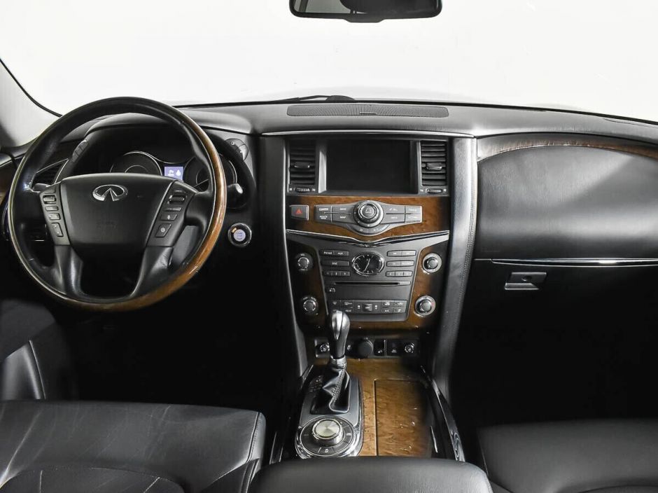 Infiniti QX56, 5.6 л, АТ, 2011 фото 9