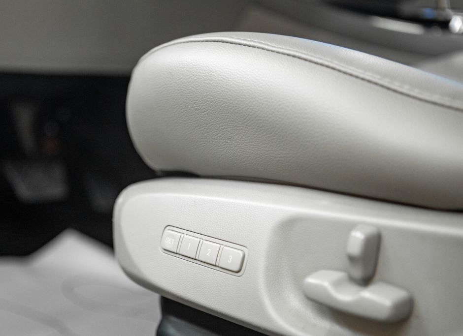 Mazda CX-7, 2.3 л, АТ, 2011 фото 16