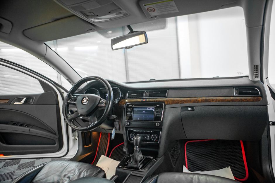 Skoda Superb, 1.8 л, Робот, 2013 фото 7