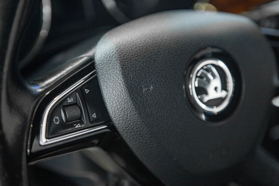 Skoda Superb, 1.8 л, Робот, 2013 фото 12